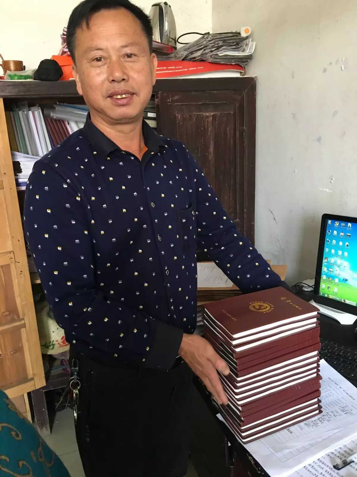 愚公徐德纯新泉乡杨家湾村党支部书记